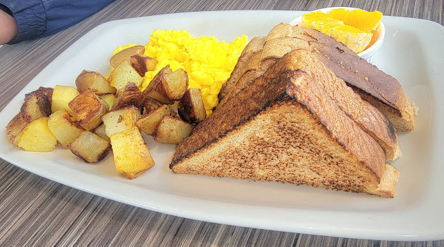 2515 Barlow Trail SE, Calgary, AB T2B 3R8