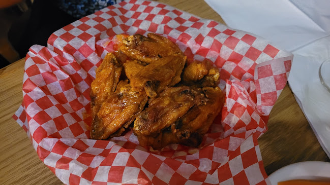 Opinii despre Pitcher's Sports Bar And Grill în St. Catharines - Hospitality and gastronomy