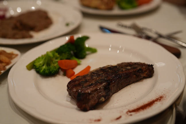 Opinii despre The Diplomat Steakhouse în Regina - Hospitality and gastronomy