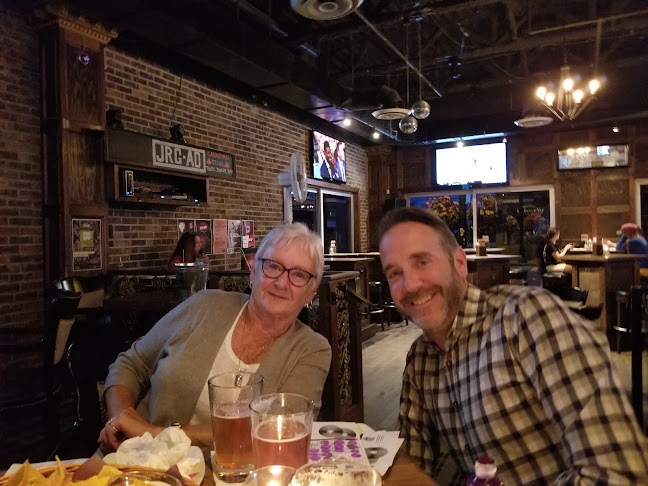 Comentarii opinii despre The Henry