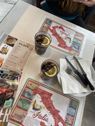 376 Booth St, Ottawa, ON K1R 6W1