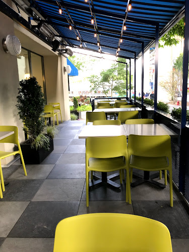 Comentarii opinii despre Blue Hat Bakery & Bistro at Pacific Institute of Culinary Arts