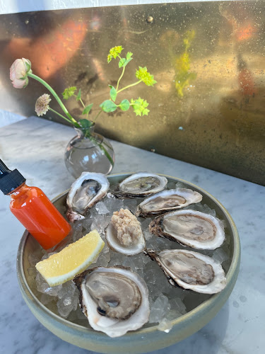 199 Augusta Ave, Toronto, ON M5T 2L4