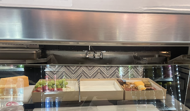 Comentarii opinii despre Knox Mountain Market