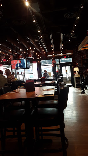 Comentarii opinii despre Browns Socialhouse Lethbridge West