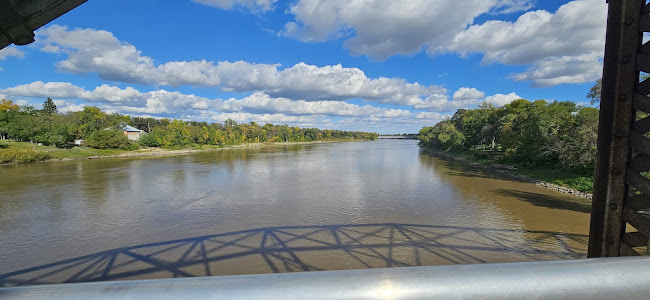 766 Jubilee Ave, Winnipeg, MB R3L 1P7