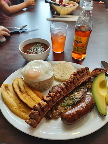 1065 Canadian Pl #109, Mississauga, ON L4W 0C2