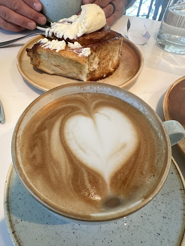 222 7 St SW, Calgary, AB T2P 0E4