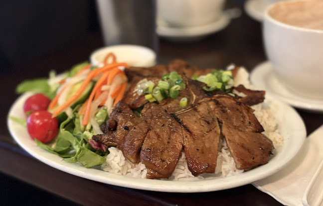 Joyeaux Café & Restaurant - Vancouver