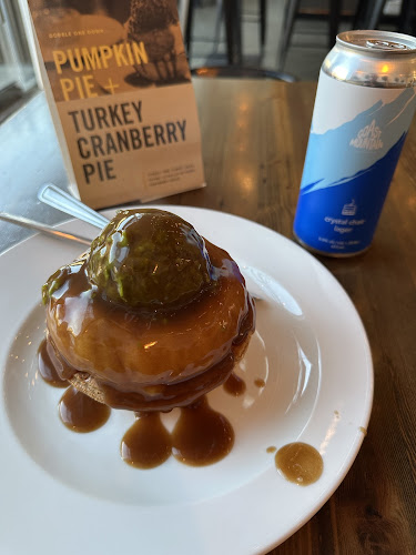 Opinii despre Peaked Pies Burnaby Heights în Burnaby - Hospitality and gastronomy