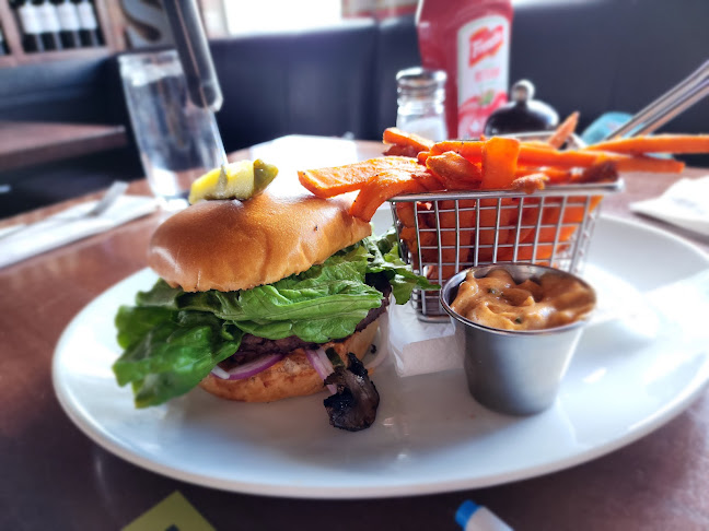 Spot On Kitchen & Bar - Calgary