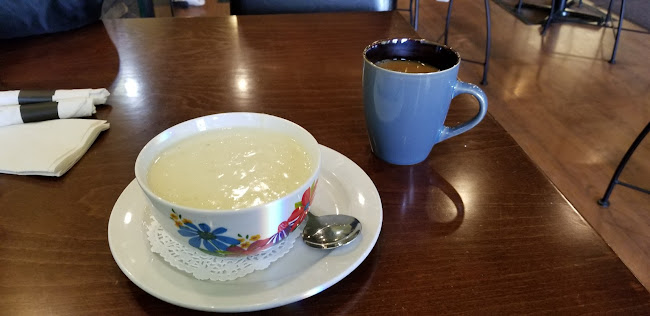 Opinii despre New World Coffee and Tea House în Williams Lake - Hospitality and gastronomy