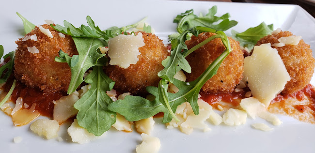 Opinii despre Chaise Café & Lounge în Winnipeg - Hospitality and gastronomy