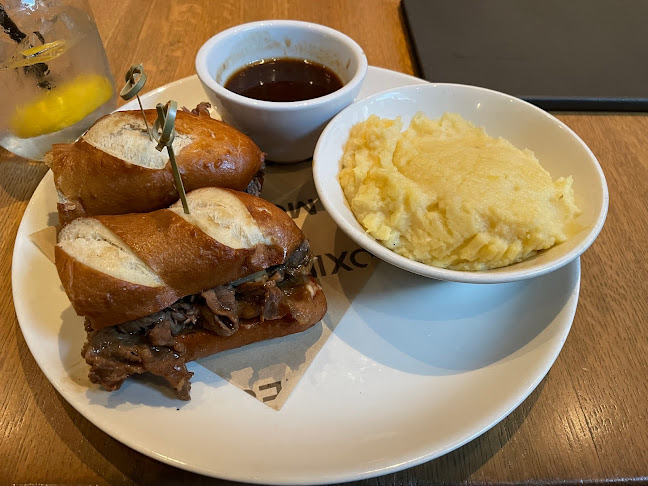 70 University Ave, Toronto, ON M5J 2M4