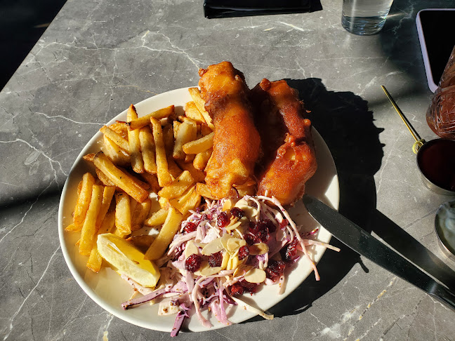 Comentarii opinii despre Kingfishers Waterfront Bar & Grill