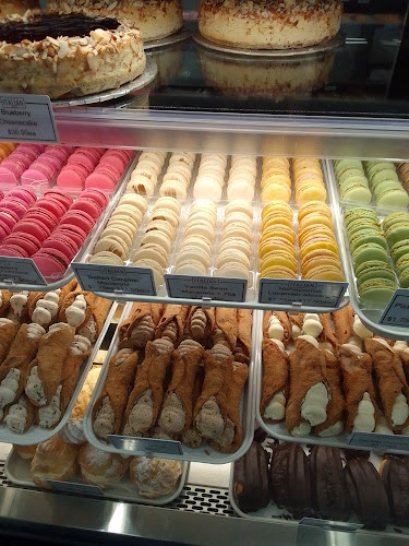 Opinii despre Italian Bakery în Edmonton - Hospitality and gastronomy