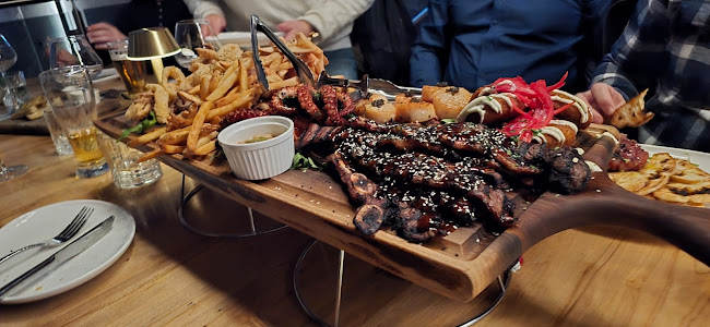 Perla Oyster Bar & Grill - Hospitality and gastronomy