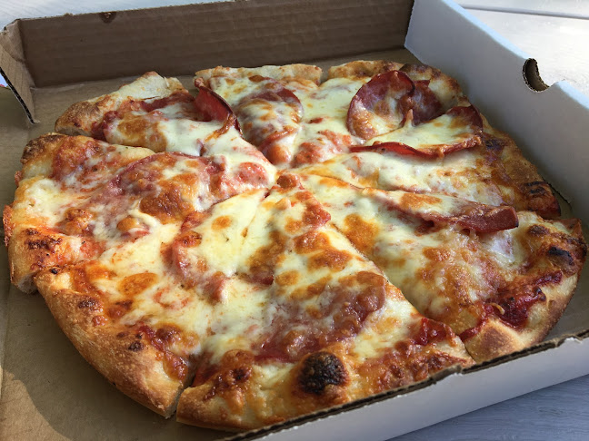 Comentarii opinii despre Roadrunner Pizza Whyte Ave