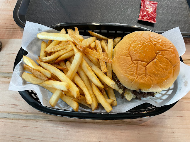 Opinii despre Boardwalk Fries Burgers Kanata în Kanata - Hospitality and gastronomy