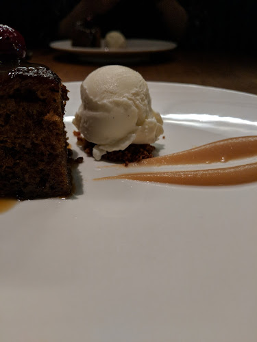 200 8 Ave SW, Calgary, AB T2P 1B5