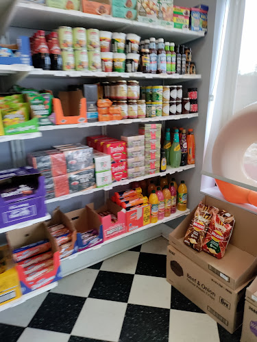 589 N Service Rd, Mississauga, ON L5A 3Y2