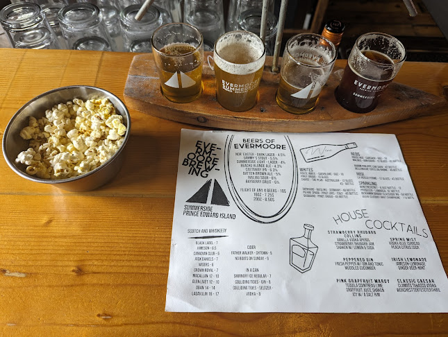 Evermoore: Island Dining & Brewing - Hospitality and gastronomy