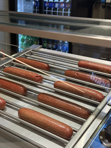 at McCowan Markville Shopping Centre, 5000 Hwy 7, Markham, ON L3R 4M9