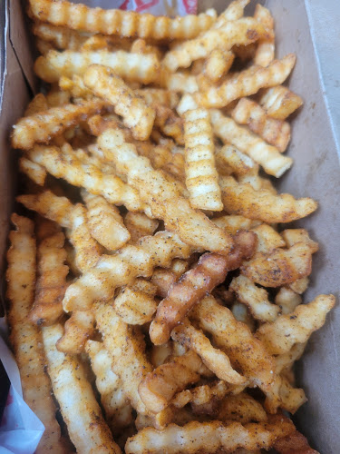 905 Commercial Dr, Vancouver, BC V5L 2H2