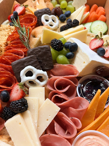 Comentarii opinii despre Oh Graze | Catering - Charcuterie Grazing Board and Box - Gifts |