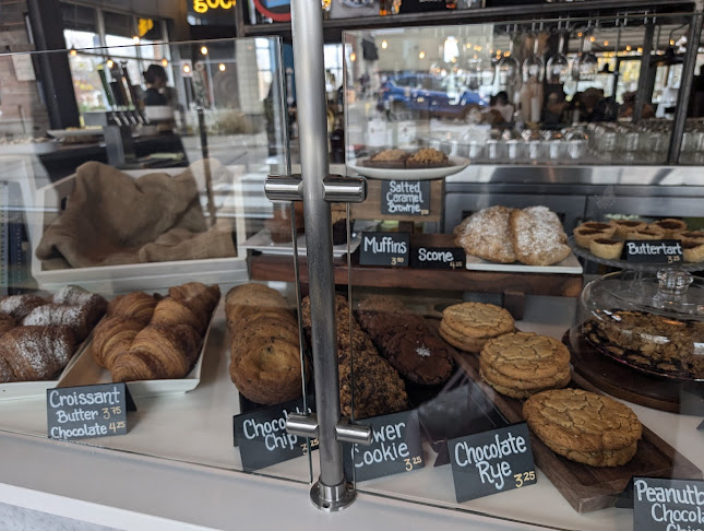 Comentarii opinii despre Bardō Guelph