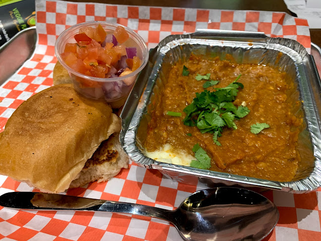 Veggie Planet Vaughan - Vegetarian Indian Pizza, Burger and Street food Restaurant - Hospitality and gastronomy