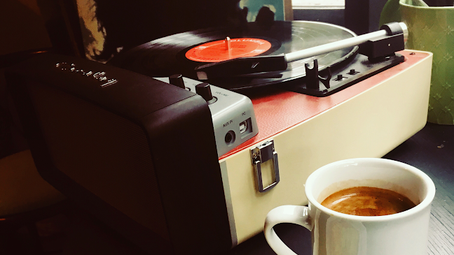 Just Baked : naramata street coffee - Hospitality and gastronomy