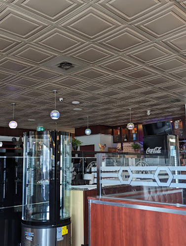 260 Pinewood Park Dr, North Bay, ON P1B 8Z4