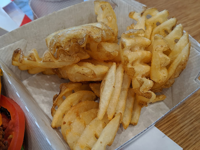 709 Yonge St, Toronto, ON M4Y 2B6