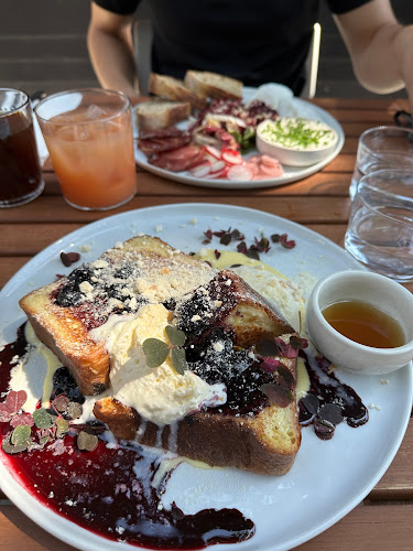 Opinii despre Darling în Edmonton - Hospitality and gastronomy