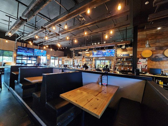 1608 Dundas St E, Whitby, ON L1N 2K8