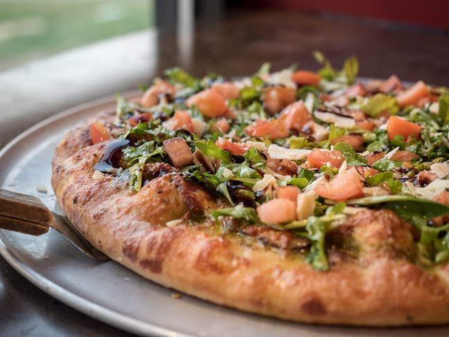 Opinii despre Two Guys & A Pizza Place Ltd în Lethbridge - Hospitality and gastronomy