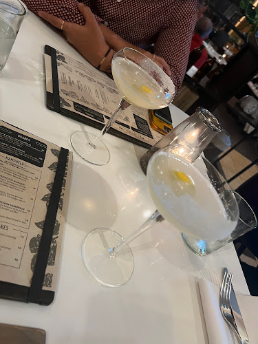 Comentarii opinii despre H2 Kitchen + Bar