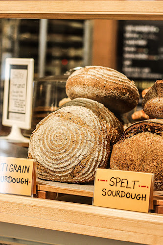 Opinii despre Tall Grass Prairie Bread Company în Winnipeg - Hospitality and gastronomy