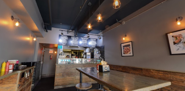 Opinii despre The Dirty Bird Chicken + Waffles în Toronto - Hospitality and gastronomy