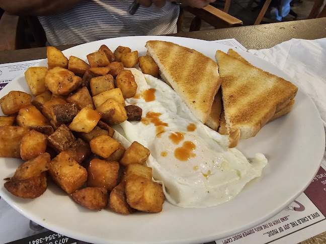 Queen's Coach Family Restaurant - Hospitality and gastronomy