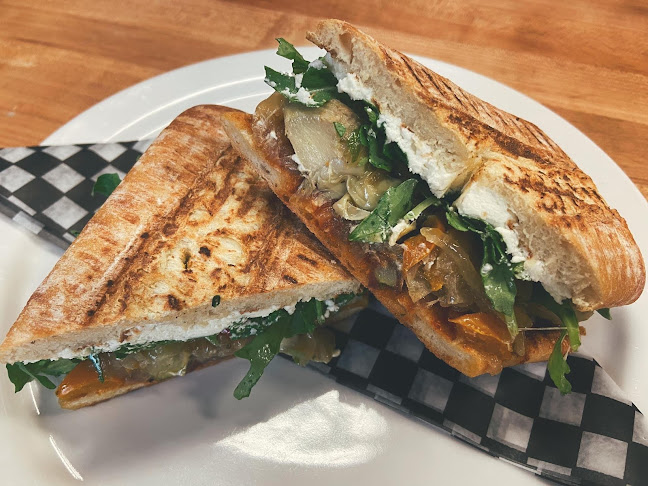 Opinii despre Creekmore's Coffee Roasting Co în Qualicum Beach - Hospitality and gastronomy