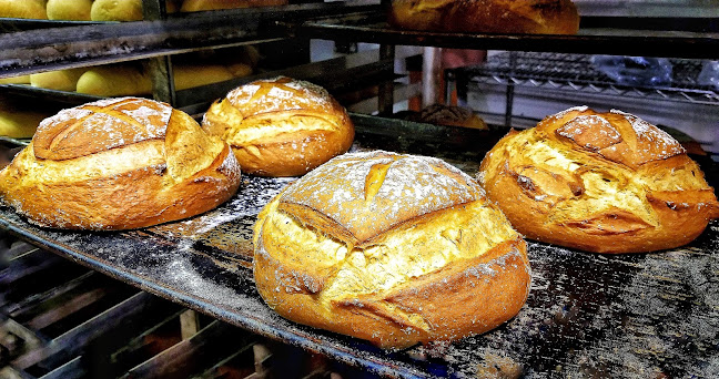 126 14th St E, North Vancouver, BC V7L 0E6