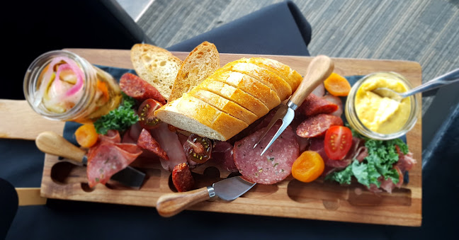 38 Holloway Dr, Kamloops, BC V1S 0B3