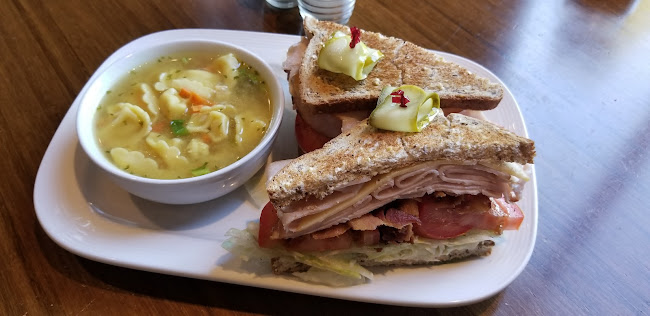 Opinii despre Kettle Valley Public On Main Bar & Grill în Kelowna - Hospitality and gastronomy