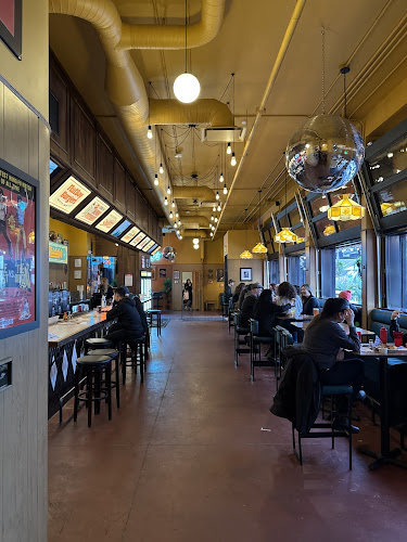 Opinii despre Flat Boy Burgers în Edmonton - Hospitality and gastronomy