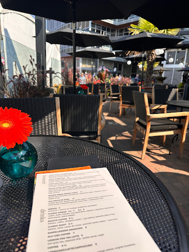 Glo Restaurant + Lounge - Victoria