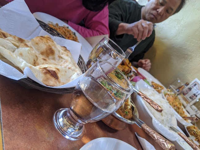 Opinii despre Bombay Bhel Restaurant în Mississauga - Hospitality and gastronomy