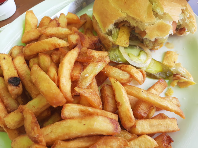 Queen's Coach Family Restaurant - Hospitality and gastronomy