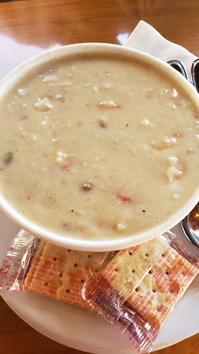 The Boathouse Seafood Restaurant And Waterfront Patio - Hospitality and gastronomy